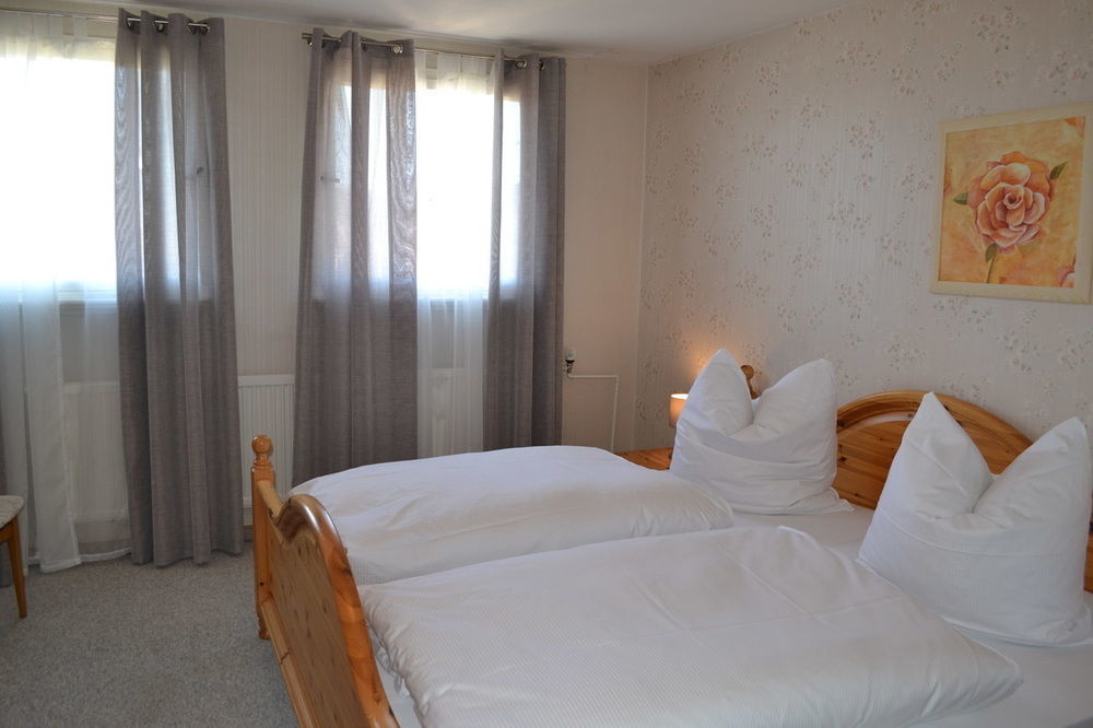 Black Forest Rooms Графенхаузен Екстериор снимка